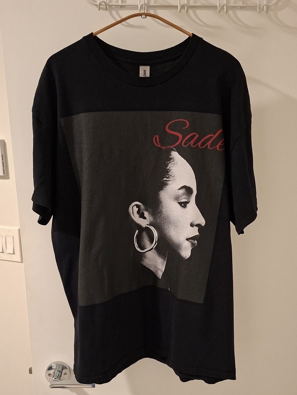Black Cotton Jersey 'Sade' Side Profile T-shirt 80/90's R&B Icon (Size Men's XL)